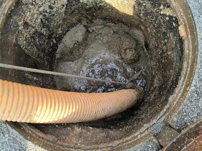 南湖化粪池清理